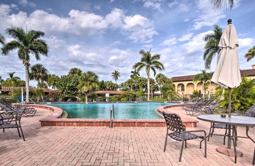Naples Apartment | Naples Studio with Community Pool and Tennis Courts!