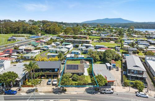 Narooma House | Narooma Lighthouse Cottage - 74 Princes Highway Narooma