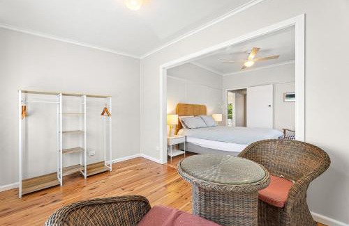 Narooma House | Narooma Lighthouse Cottage - 74 Princes Highway Narooma