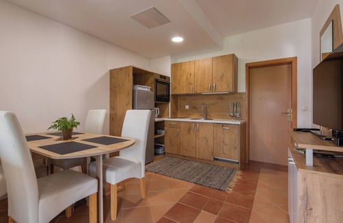 Marindol Apartment | Natura Kolpa Apartment, Adlešiči, Slovenia