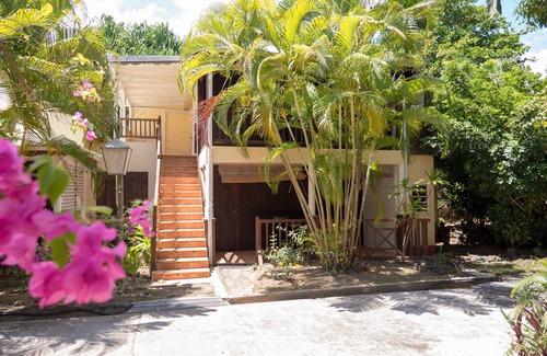 Pointe-Noire House | Nature, feet in the water