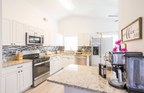 Seffner Community Alliance House | Nature Getaway with lake view and a game room!