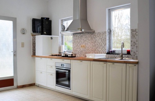 Florennes House | Nature Retreat by the Lakes