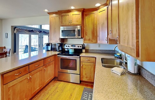 Blakeslee House | Nature's Retreat | Private Dock, Community Pool!