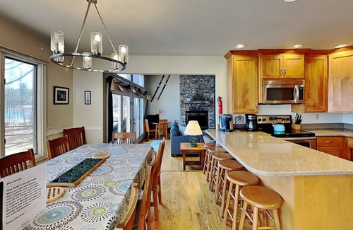 Blakeslee House | Nature's Retreat | Private Dock, Community Pool!