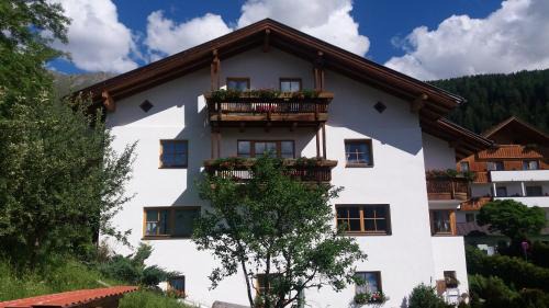 Fendels House | Naturerlebnis Lärchenhof