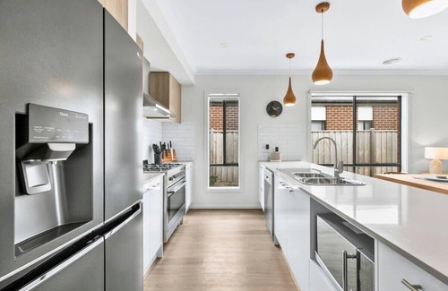 Armstrong Creek House | Natures Way I Geelong n Surf Coast Family Home