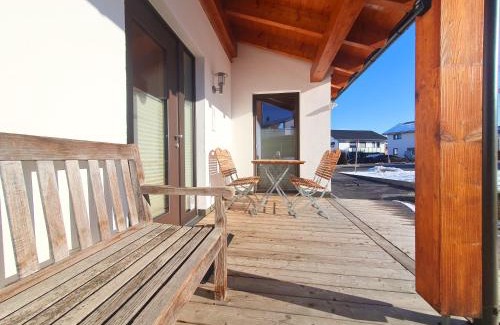 Nesselwang Apartment | NaturLogis Allgäu - nachhaltige Ferienwohnung im Bio-Lehmhaus, allergikerfreundlich, Terrasse mit Bergblick, inkl Königscard