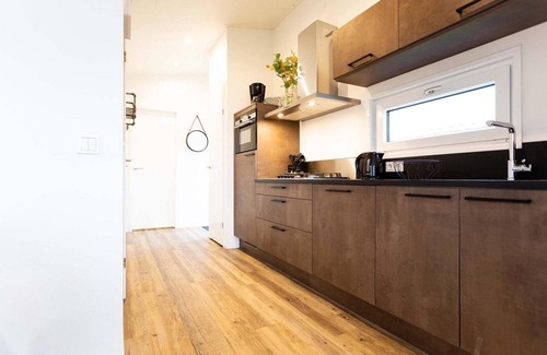 Berkhout Ski Chalet | ✓ Natuurlodge at Park Westerkogge ✓ Holiday home for 4 people ✓ Located in Berkhout (North Holland) ✓ Waterfront holiday resort ✓ Book directly at the resort