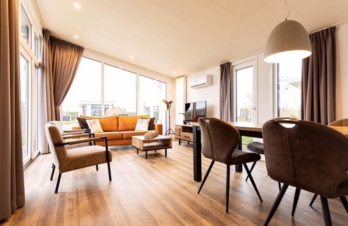 Berkhout Ski Chalet | ✓ Natuurlodge at Park Westerkogge ✓ Holiday home for 4 people ✓ Located in Berkhout (North Holland) ✓ Waterfront holiday resort ✓ Book directly at the resort