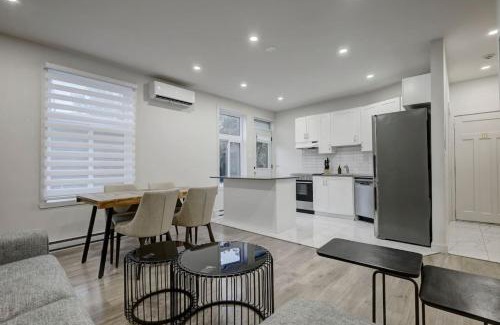 Cote-Des-Neiges—Notre-Dame-De-Grace Apartment | NDG Loft A Contemporary Urban Retreat