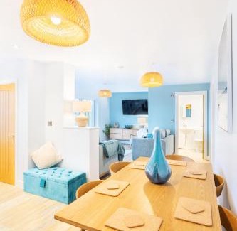 Hele House | NDR Sea view Three bedroom Residence with private hot tub