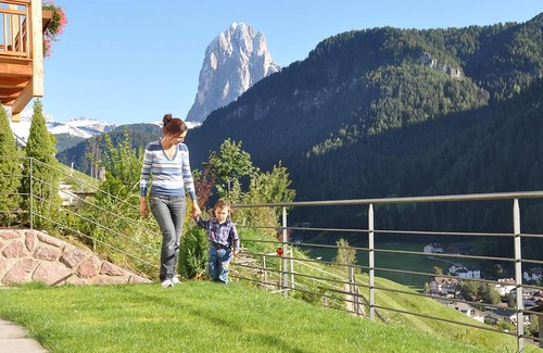 Ortisei Apartment | Near center, quiet location - modern and spacious - terrace with panoramic views