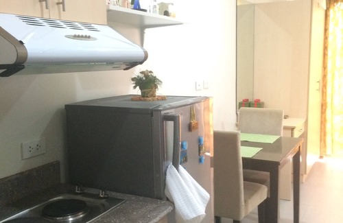 Cagayan de Oro Condo | Near SM City, Homey with fast WIFI & SMART TV!