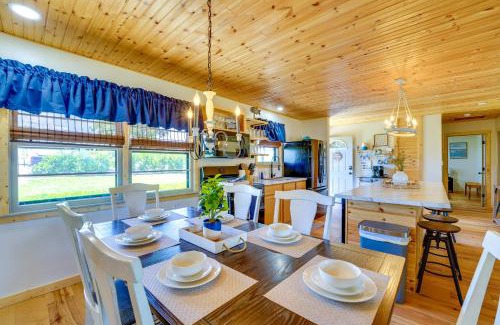Golden House | Near Table Rock Lake Family Home with Deck and Views