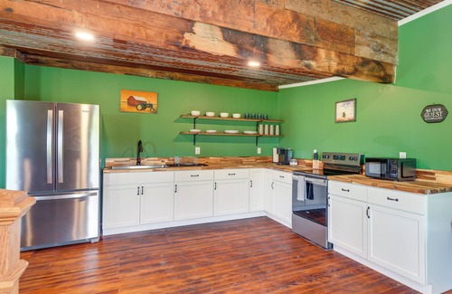 Treloar Condo | Near Wineries: Country Condo in New Haven