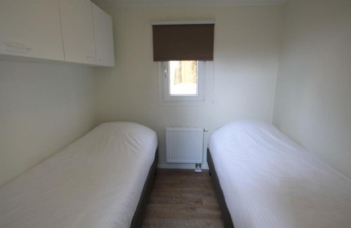 De Bult House | Neat chalet with dishwasher, surrounded by forest