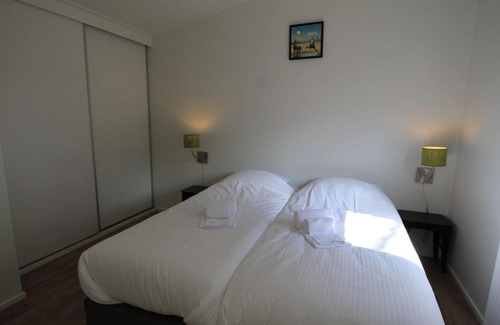 De Bult House | Neat chalet with dishwasher, surrounded by forest