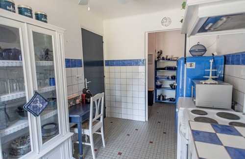 Mazeyrolles House | Neat gite with beautiful garden and private pool