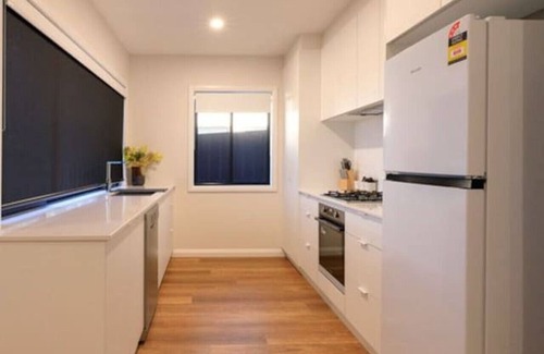 East Albury Apartment | Neddidge full Apartment