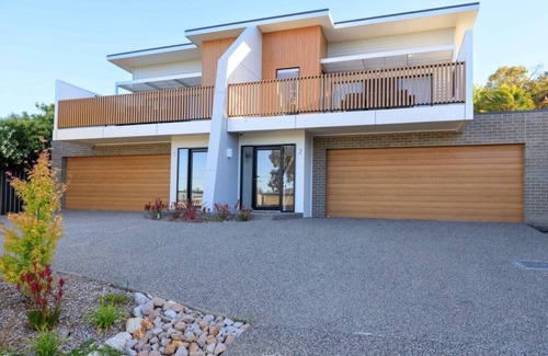 East Albury Apartment | Neddidge full Apartment