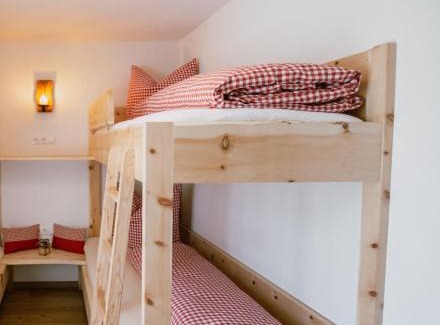 Schmirn House | Nedererhof - Zimmer Edelweiß mit Gemeinschaftsküche