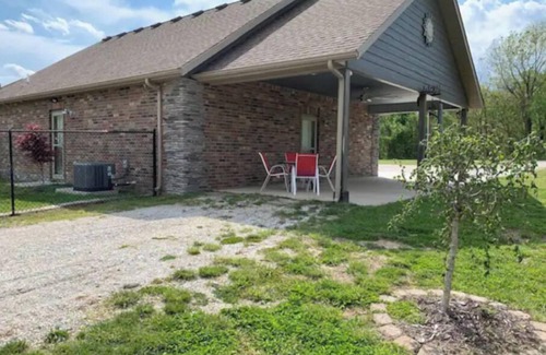 Joplin Apartment | Neely's Bungalow