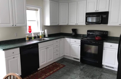 Ossining House | Neighbor's house - Welcome!