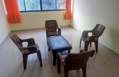 Verna Apartment | Nemmin Apt Uno - Budget Stay - Insta @little.yellow.house1943