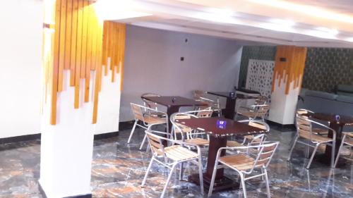 Piazza Hotel | Nemudat Hotel