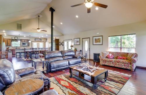 Newton County House | Neosho Home on 90 Acres with Private Pool and Fire Pit