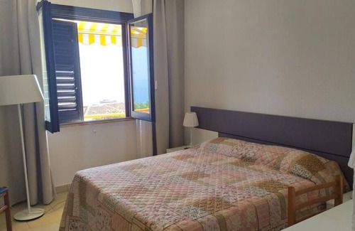 Cannizzaro Bed & Breakfast | Nero Basalto Azzurro Mare