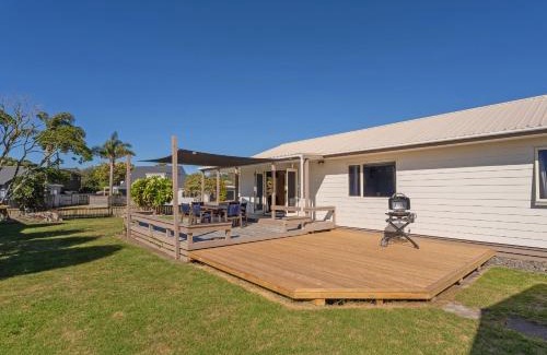 Cooks Beach House | Nest by the Beach - Cooks Beach Holiday Home