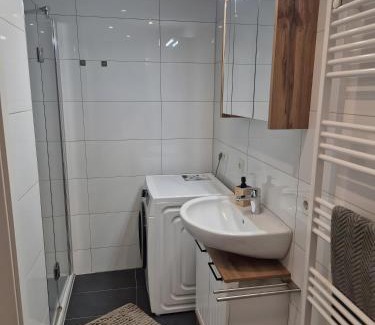 Neunkirchen Apartment | Neu 4 Zi Kü Bad Coll-mar