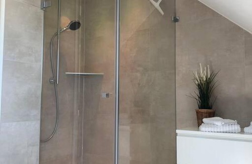 Herlazhofen Apartment | Neue luxuriöse Ferienwohnung in ruhiger Lage