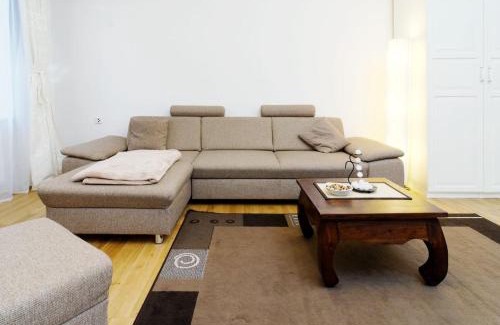 Neukoelln Apartment | Neukölln Central Rixdorf