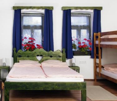 Bator House | Nevenincs Vendégház