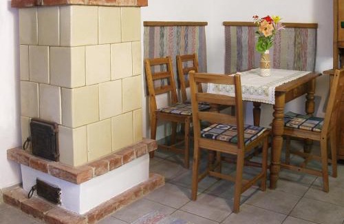 Bator House | Nevenincs Vendégház