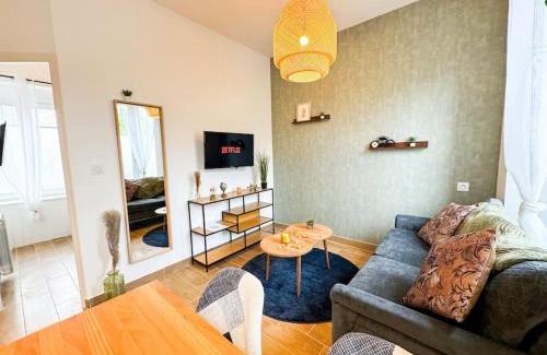 Guingamp Apartment | NEW Élégance et Confort face à la gare Parking