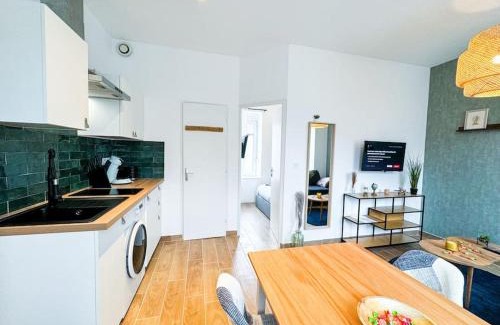 Guingamp Apartment | NEW Élégance et Confort face à la gare Parking