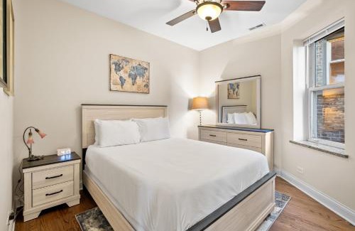 St. Ben's Apartment | NEW! 1 Garage Spot Included! Near brown line! North Center/St. Ben's Location!