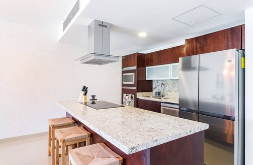 Puerto Juarez Apartment | NEW 2 BR Apt SWIM UP at Mareazul Resort Sleeps 6