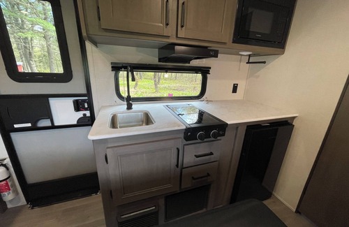 Winterport House | NEW 2025 RV, 1 Bedroom WiFi AC in Serene Winterport with Coast and Bangor nearby