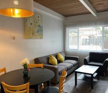 Richmond Annex Apartment | New 2BR 1Bath w/Free Parking & Laundry near University of Berkeley