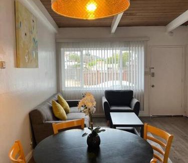 Richmond Annex Apartment | New 2BR 1Bath w/Free Parking & Laundry near University of Berkeley