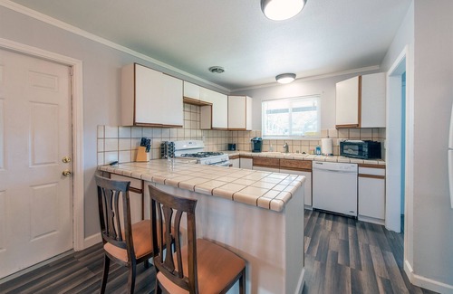 Shasta View House | NEW 3BR SMARTHOME W/WIFI | GAMES | GOOD LOCATION