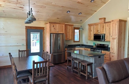 Bay Lake Resort | New 4-Bedroom, 2-Bath Cabin on 2,400-Acre Bay Lake – Brainerd’s Best-Kept Secret