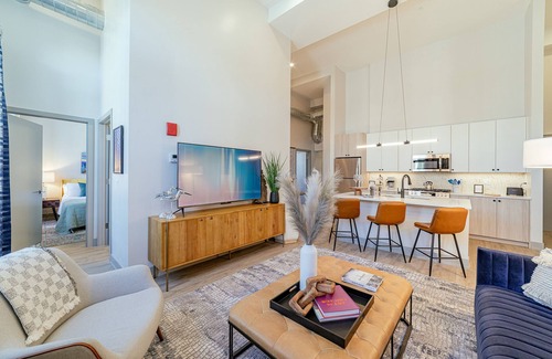 Wicker Park Apartment | NEW 4BR Designer Flat in Wicker Park/Bucktown