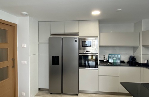 Marin Apartment | New, accessible apartment with pool !