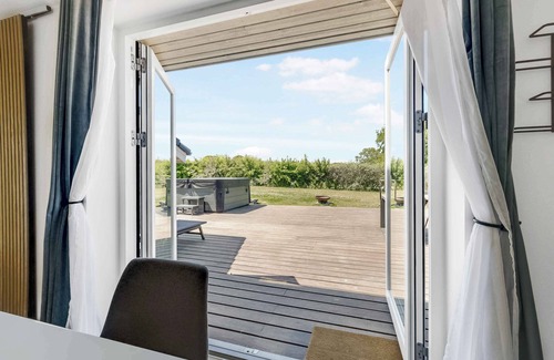 Frørup House | New and modern holiday home with hot tub